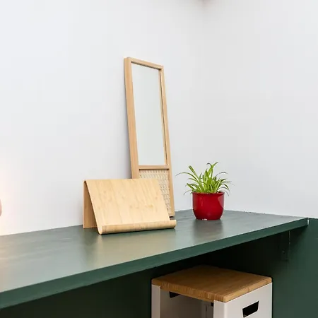 Cozy With Free Parking In The Centre Apartman