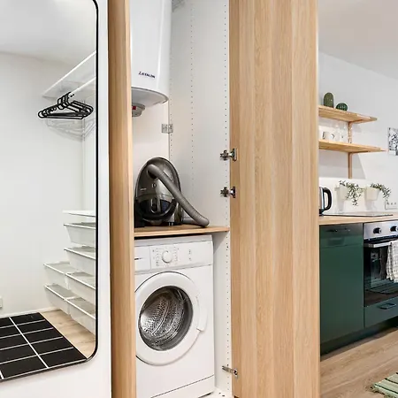 Cozy With Free Parking In The Centre *