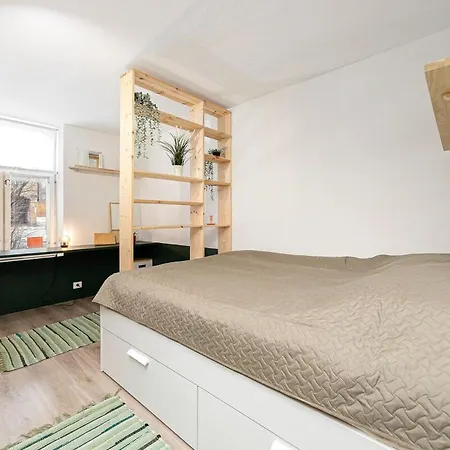 Cozy With Free Parking In The Centre Korter
